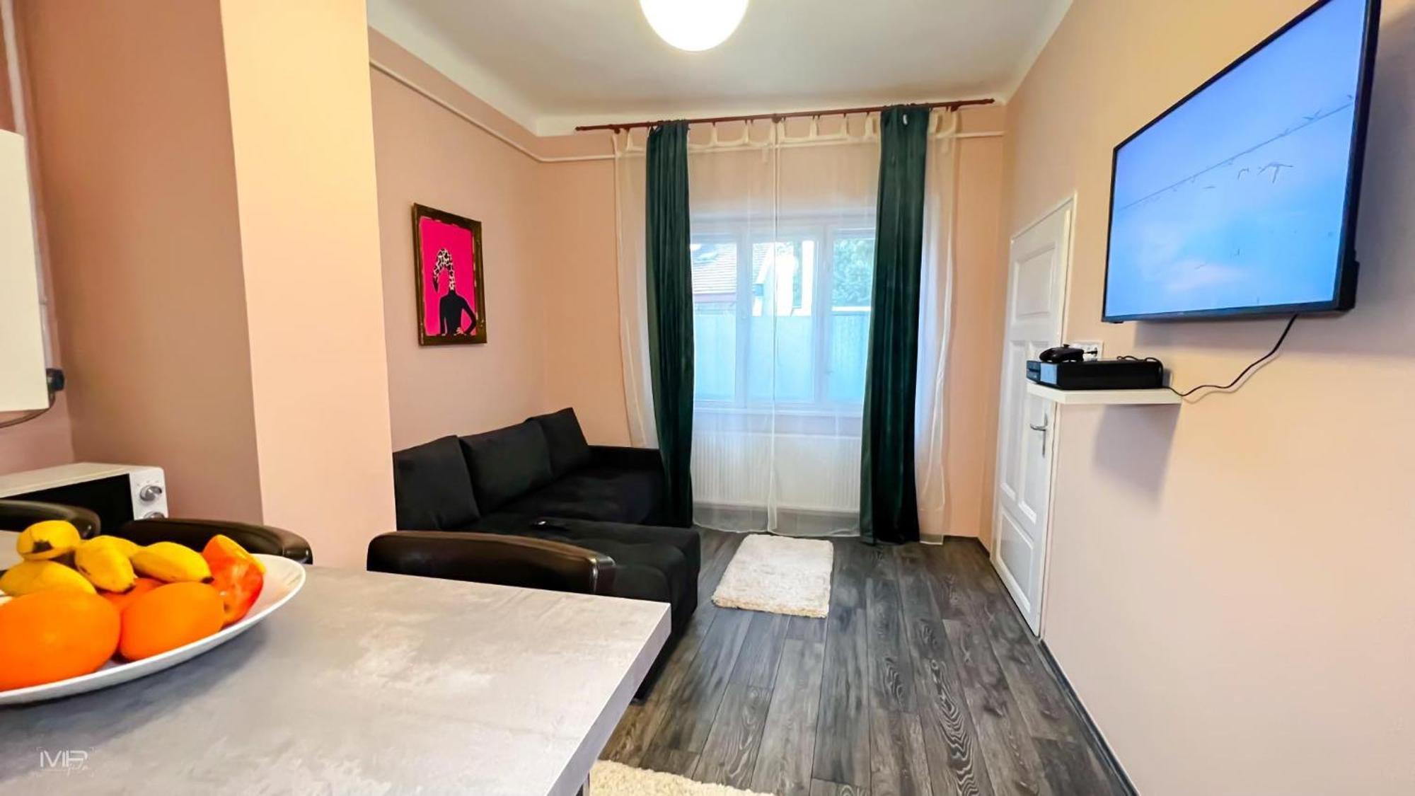 Flamingo Rezidencia Apartman Eger Exteriör bild