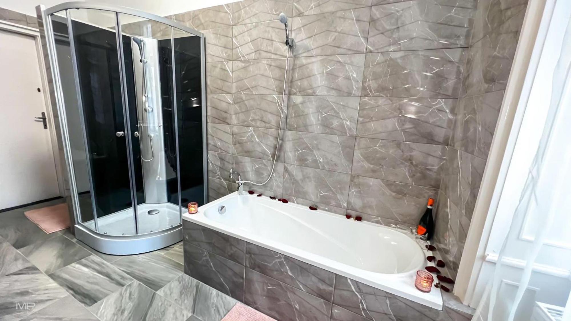 Flamingo Rezidencia Apartman Eger Exteriör bild